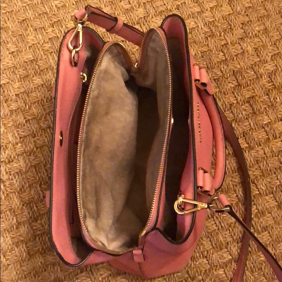 MICHAEL Michael Kors Savannah Medium Saffiano Bag - Picture 4 of 8